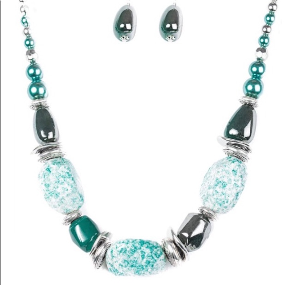 Paparazzi necklace set